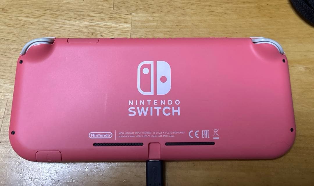 美品 Nintendo Switch Lite 本体 箱 充電器 ケース付き