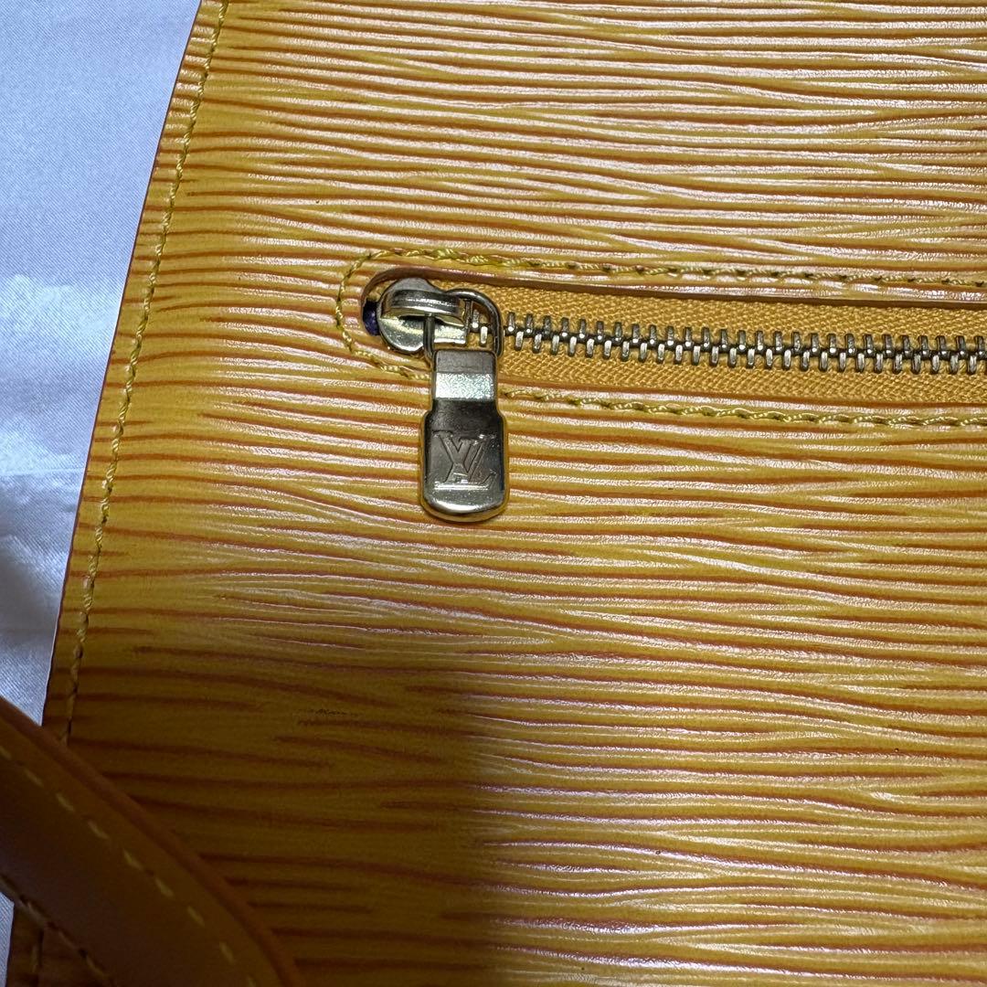 Louis Vuitton エピレザー バックパック イエロー