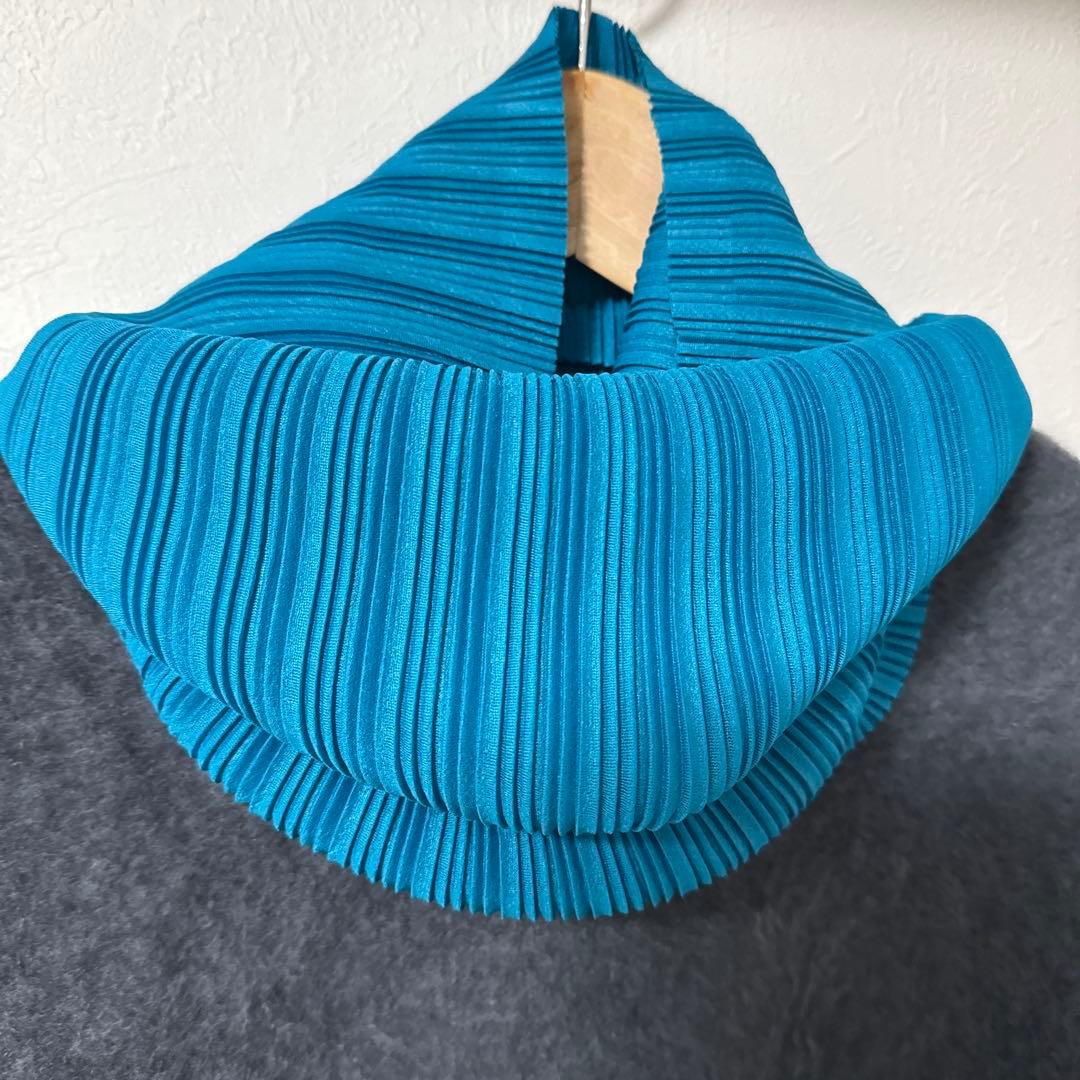 ✨【極美品】ISSEY MIYAKE PLEATS PLEASEネックウォーマー - メルカリ