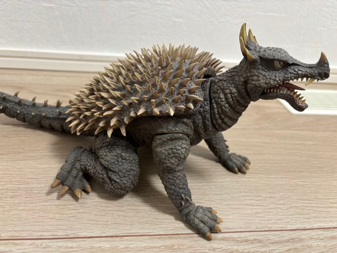 アンギラス フィギュア