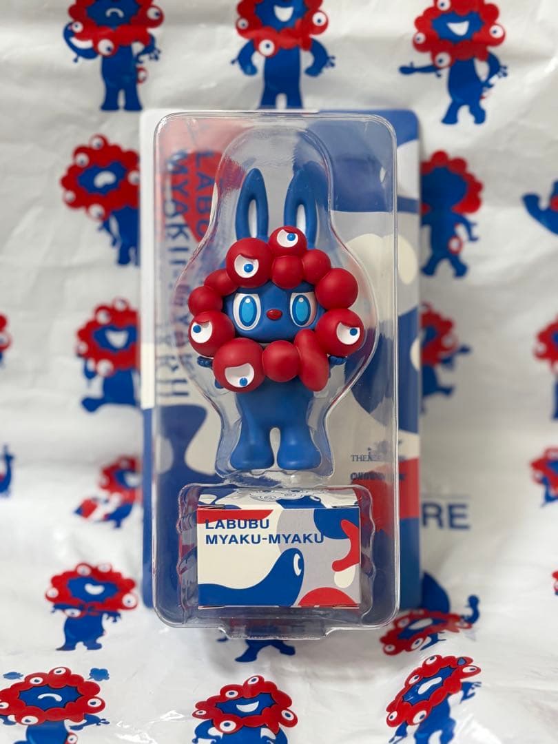 ミャクミャク×ラブブ