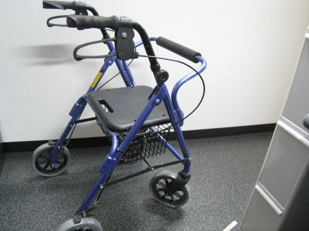 ハッピーⅡ NB 竹虎 歩行器 介護用品 ブルーメタリック バスケット付き