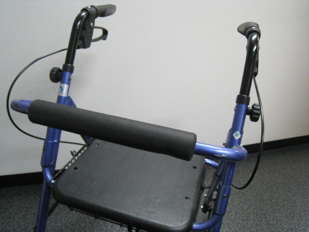 ハッピーⅡ NB 竹虎 歩行器 介護用品 ブルーメタリック バスケット付き