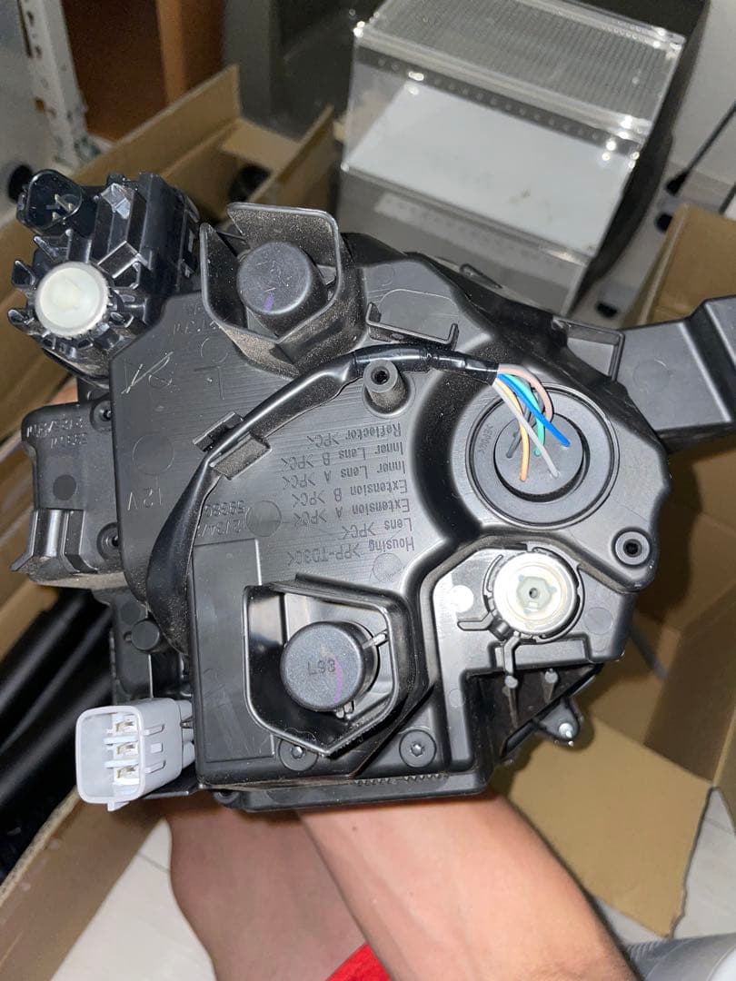 ジムニーシエラ　JB74W 新車外し　純正LEDヘッドライト