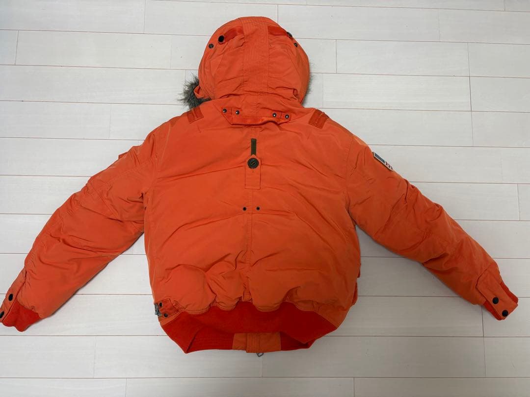 オレンジ フード付きジャケット アメリカ国旗パッチ