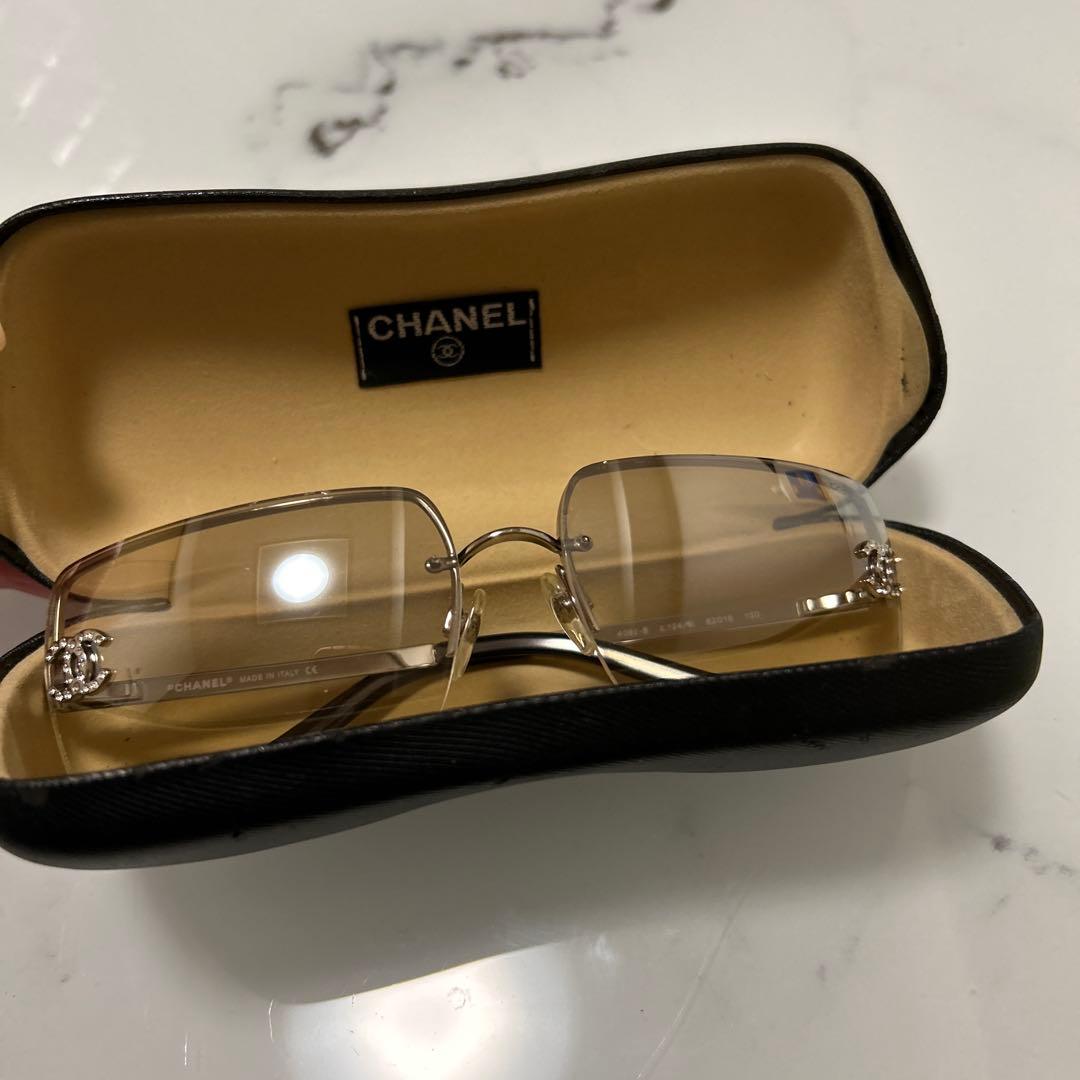 CHANEL メタルフレーム サングラス