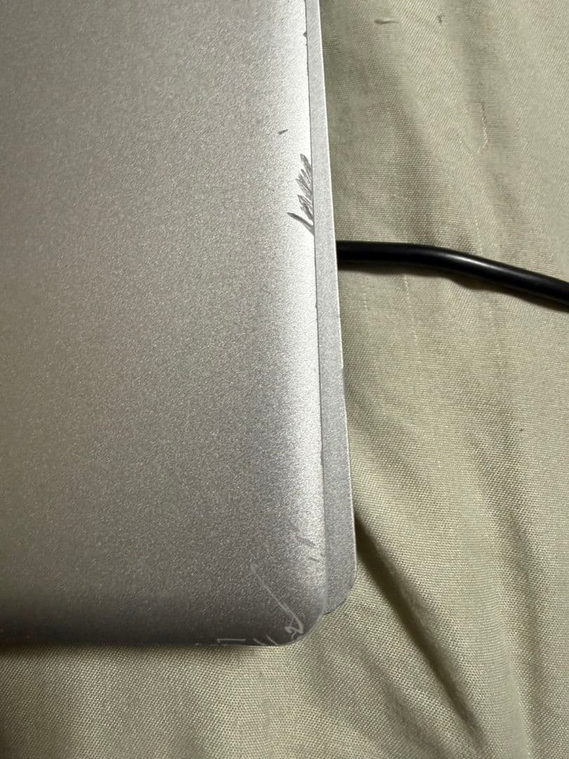 ぽ*ぽ様 【ジャンク】DELL Inspiron 15 3511 ヒンジ破損