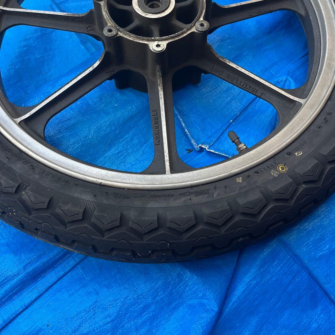 Kawasaki Z1000J タイヤ　フロントホイール