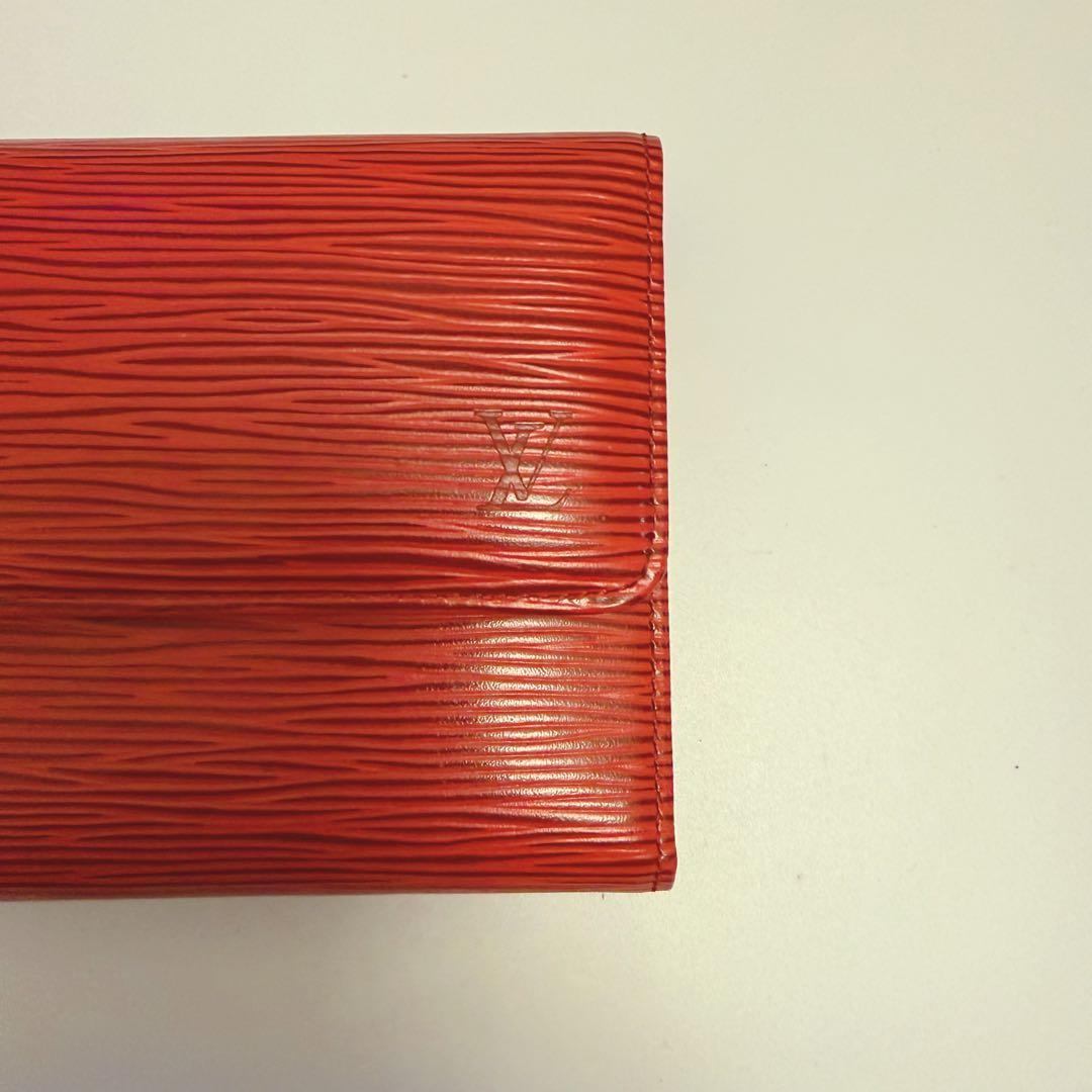 LOUIS VUITTON ポルトトレゾール・インターナショナル レッド エピ