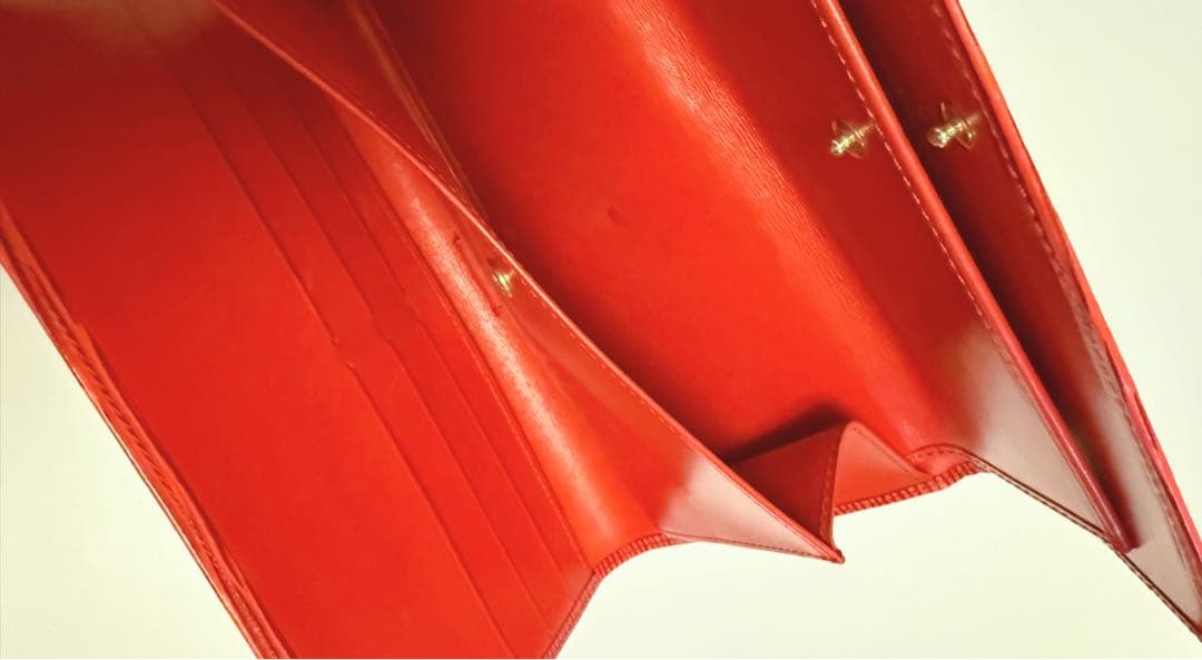 LOUIS VUITTON ポルトトレゾール・インターナショナル レッド エピ