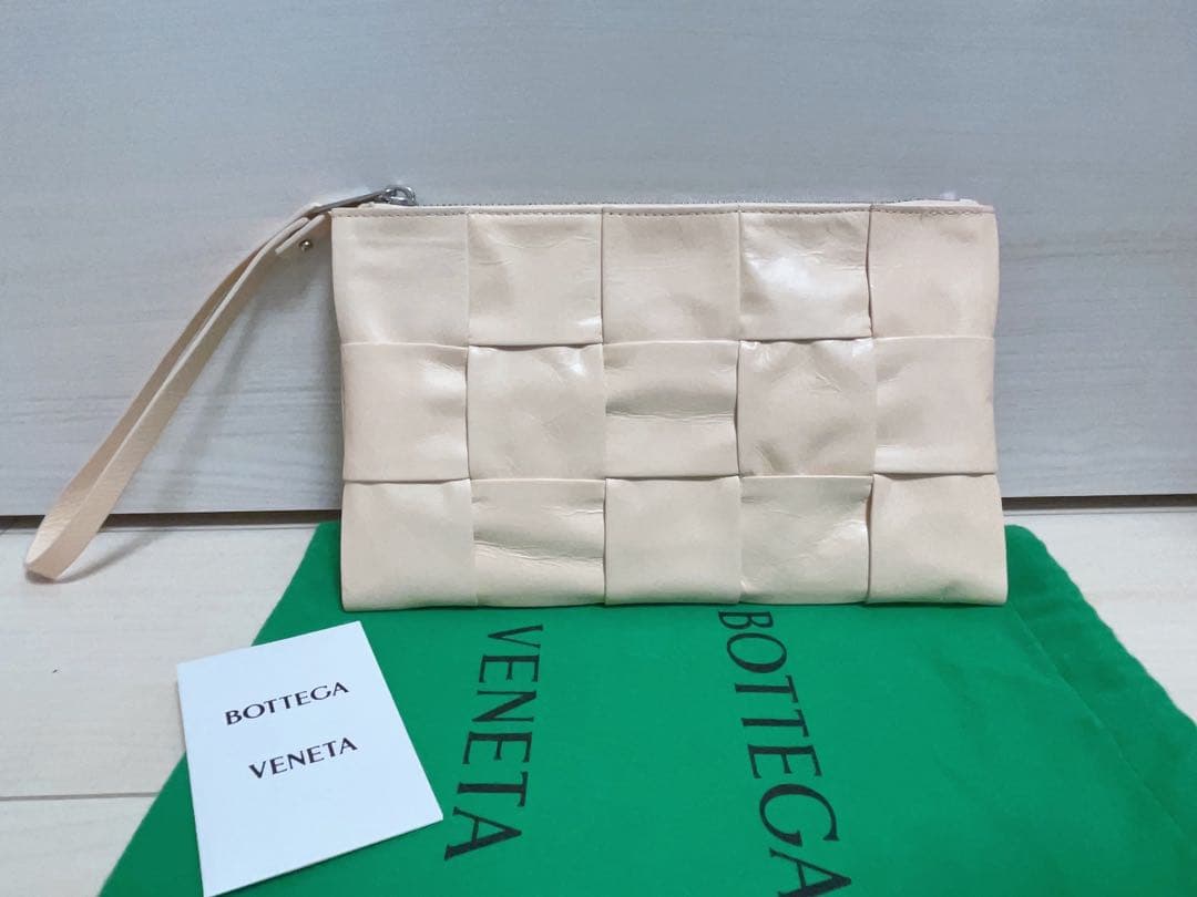 BOTTEGA VENETA クラッチバッグ　ブラック