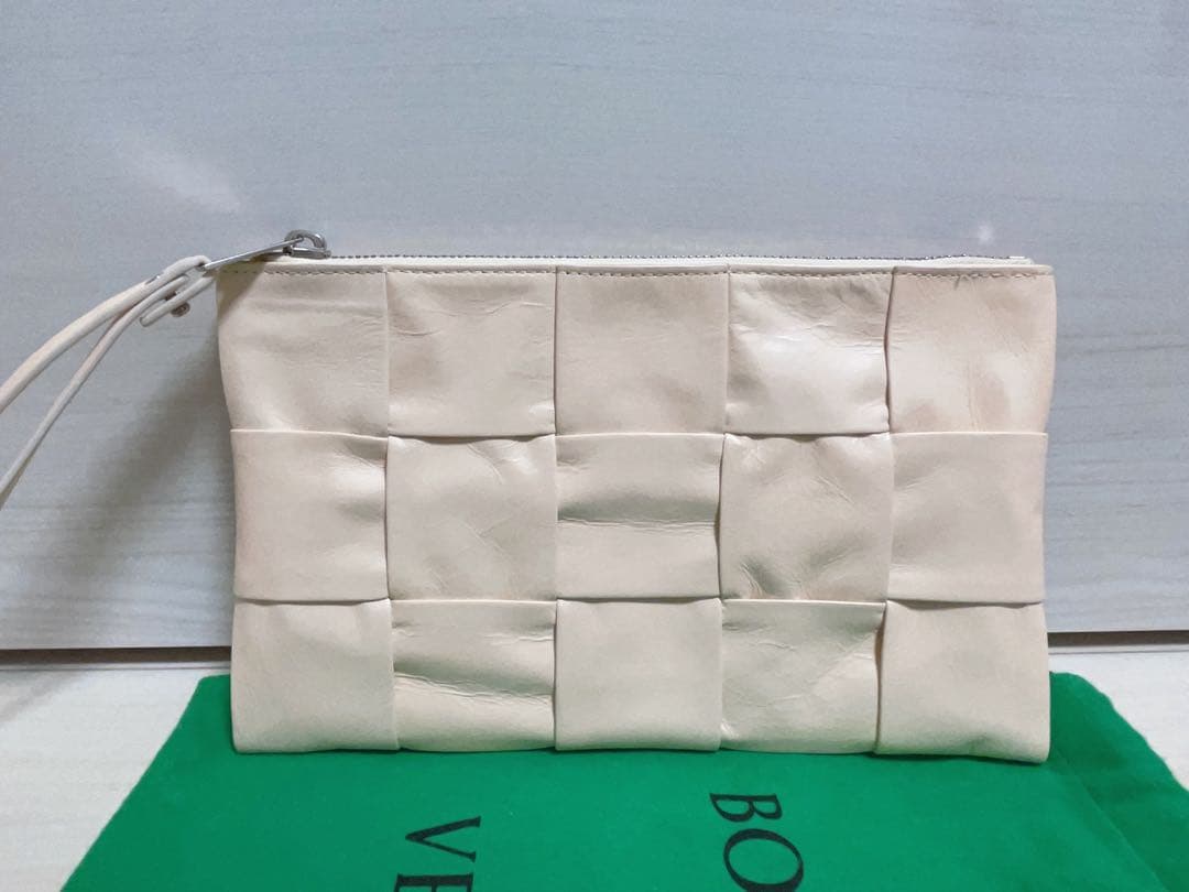 BOTTEGA VENETA クラッチバッグ　ブラック