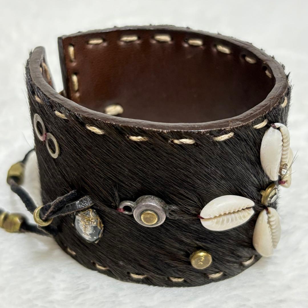 激レア gunda ガンダ 装飾 レザーバングル ハラコ メダイ