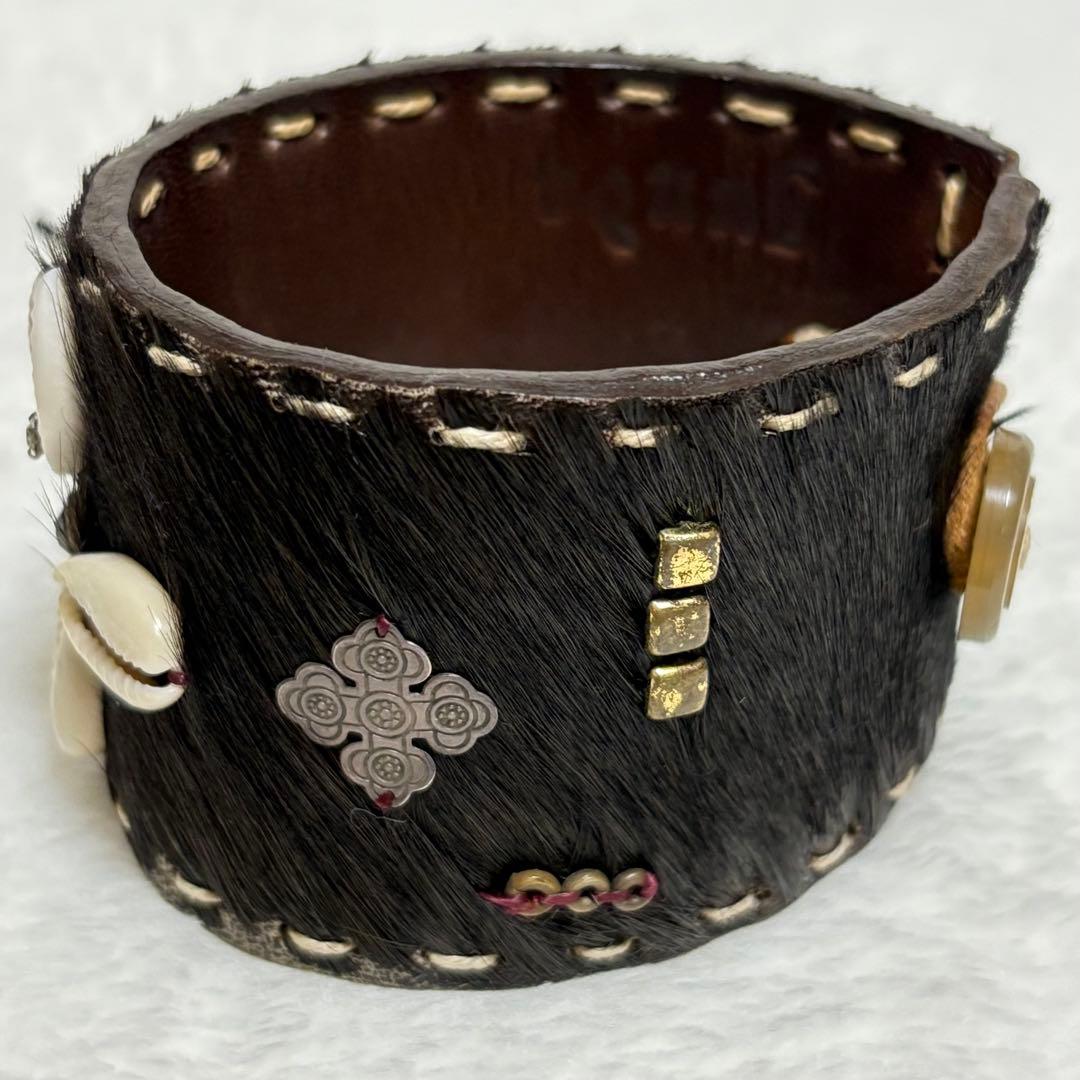 激レア gunda ガンダ 装飾 レザーバングル ハラコ メダイ