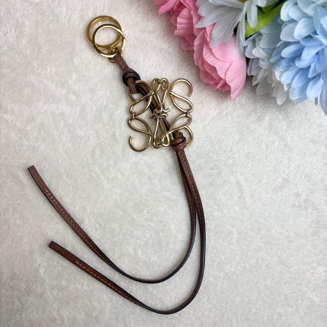 【美品✨】LOEWE キーリング バックチャーム アナグラム ブラウン レザー 楽天市場】LOEWE ロエベ アナグラム キーリング キーホルダー バッグ
