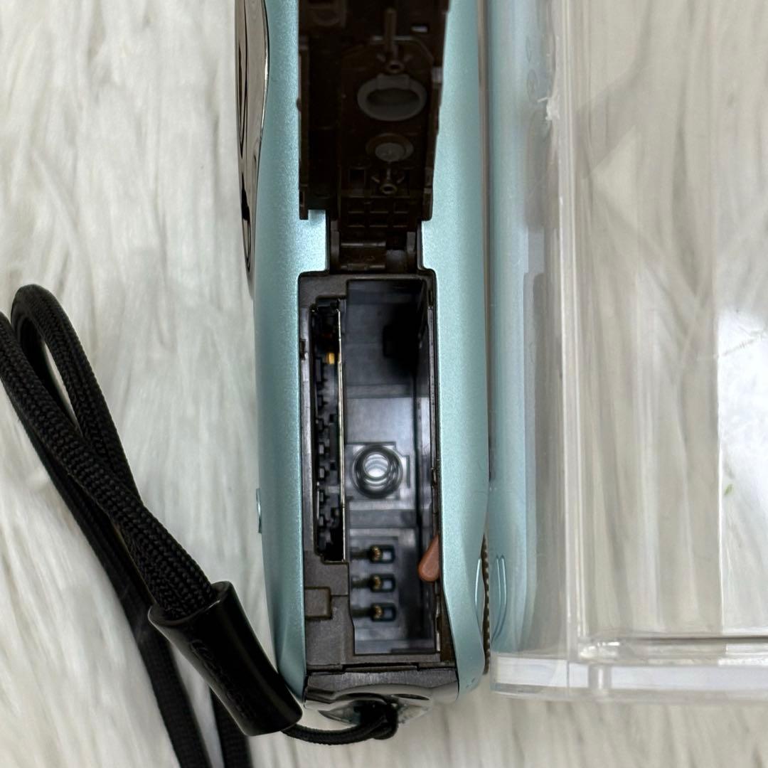 Canon カメラ　IXY 930IS PC1437 充電器　箱 コンデジ　可動