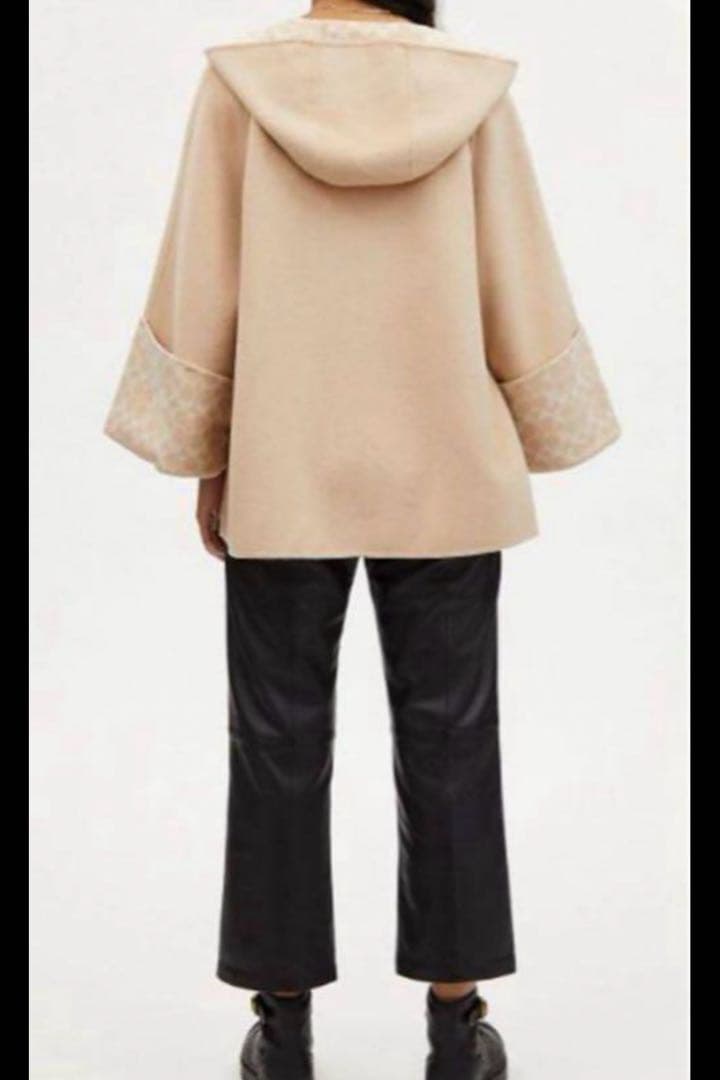 RYO様 新品未使用⭐︎コーチ ベージュ フード付き ポンチョ