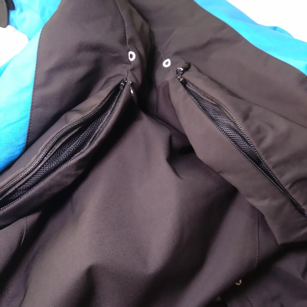 DESCENTE　スキーウェア　スマホ用ポケット　中綿　保温機能ヒートナビ　M