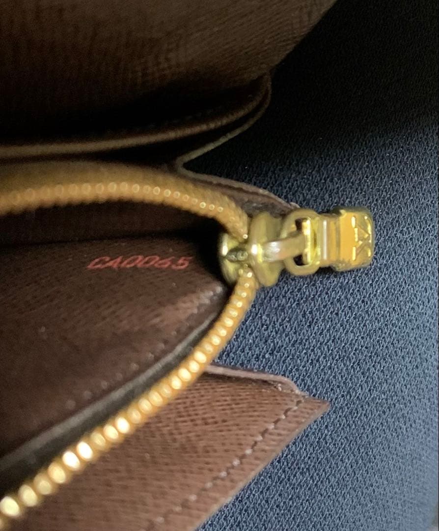 ルイヴィトン　ダミエフォルトフォイユサラ長財布