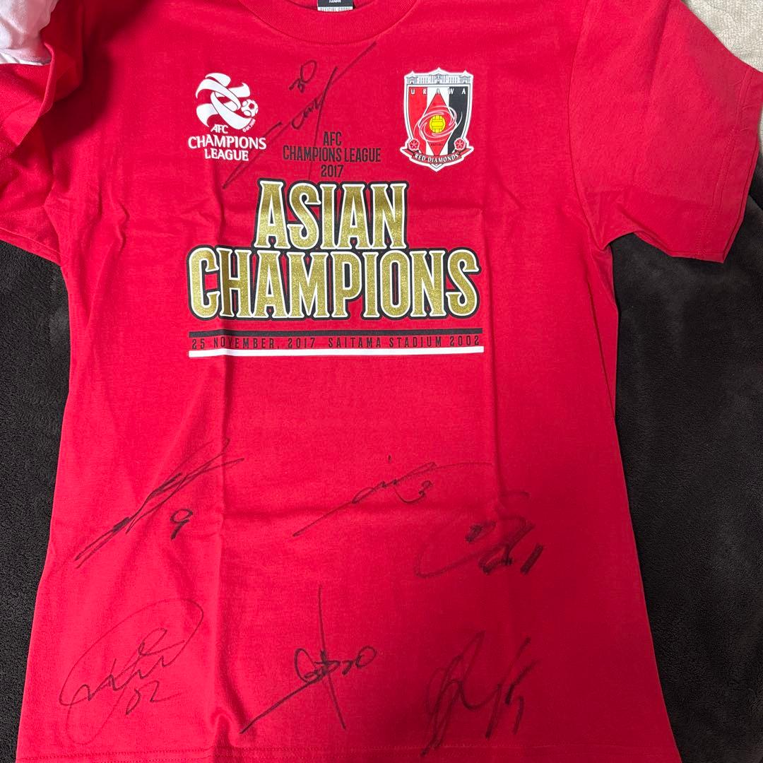 浦和レッズ ACL2017 優勝記念Tシャツ 直筆サイン入り - メルカリ