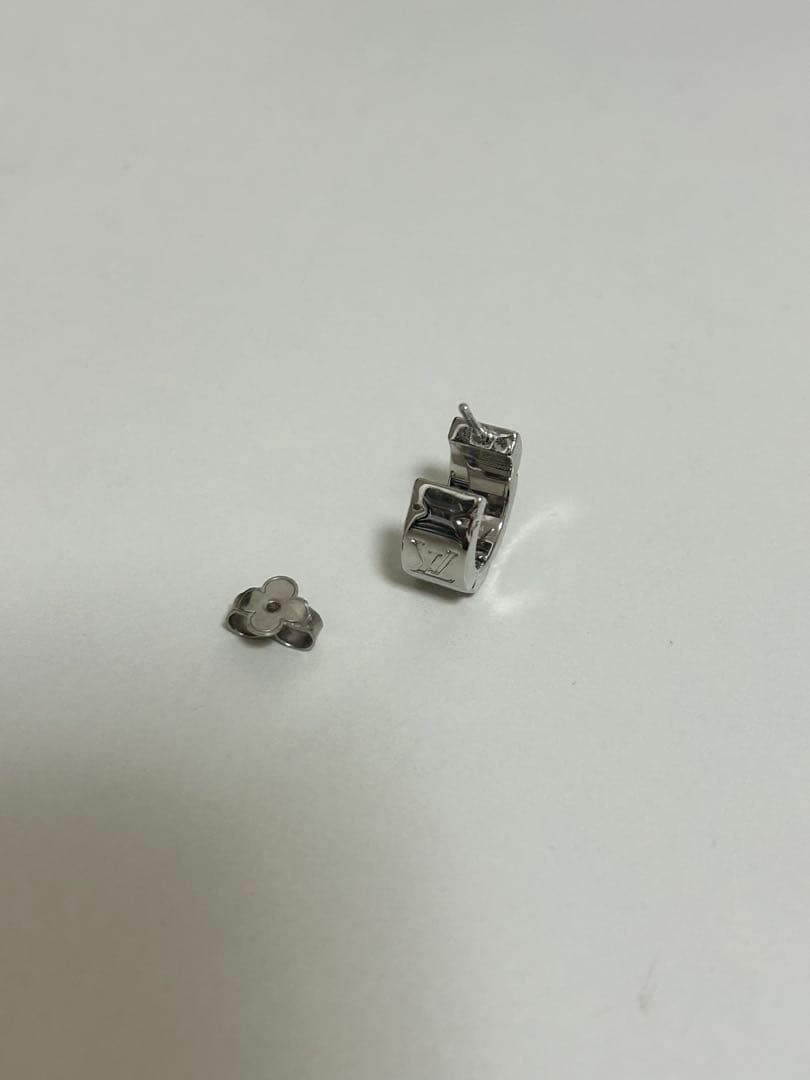 LOUIS VUITTON ピアス LVモザイク モノグラム 片耳