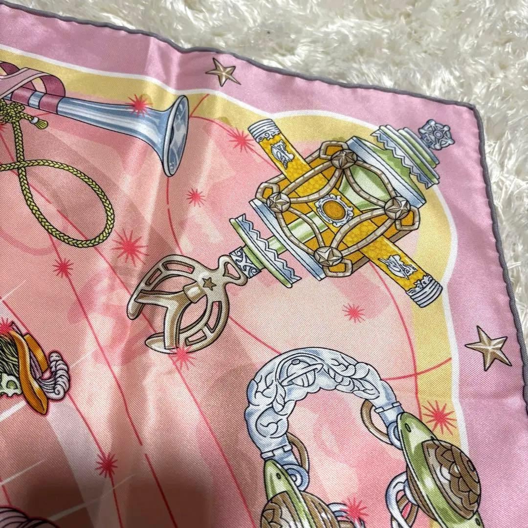 極美品✨HERMESエルメスCHORUS STELLARUM ピンク カレ70 - メルカリ