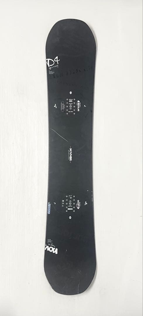 NOVEMBER D4 21-22 スノーボード ノベンバー 150cm 美品 安価