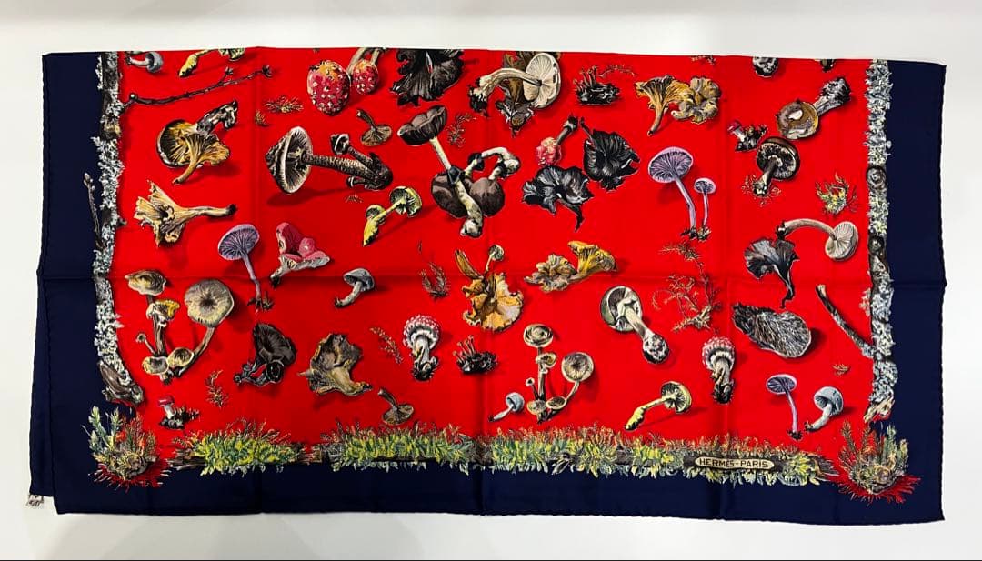あ*き様 HERMES キノコ柄 スカーフ カレ90 エルメス シルク ネイビー