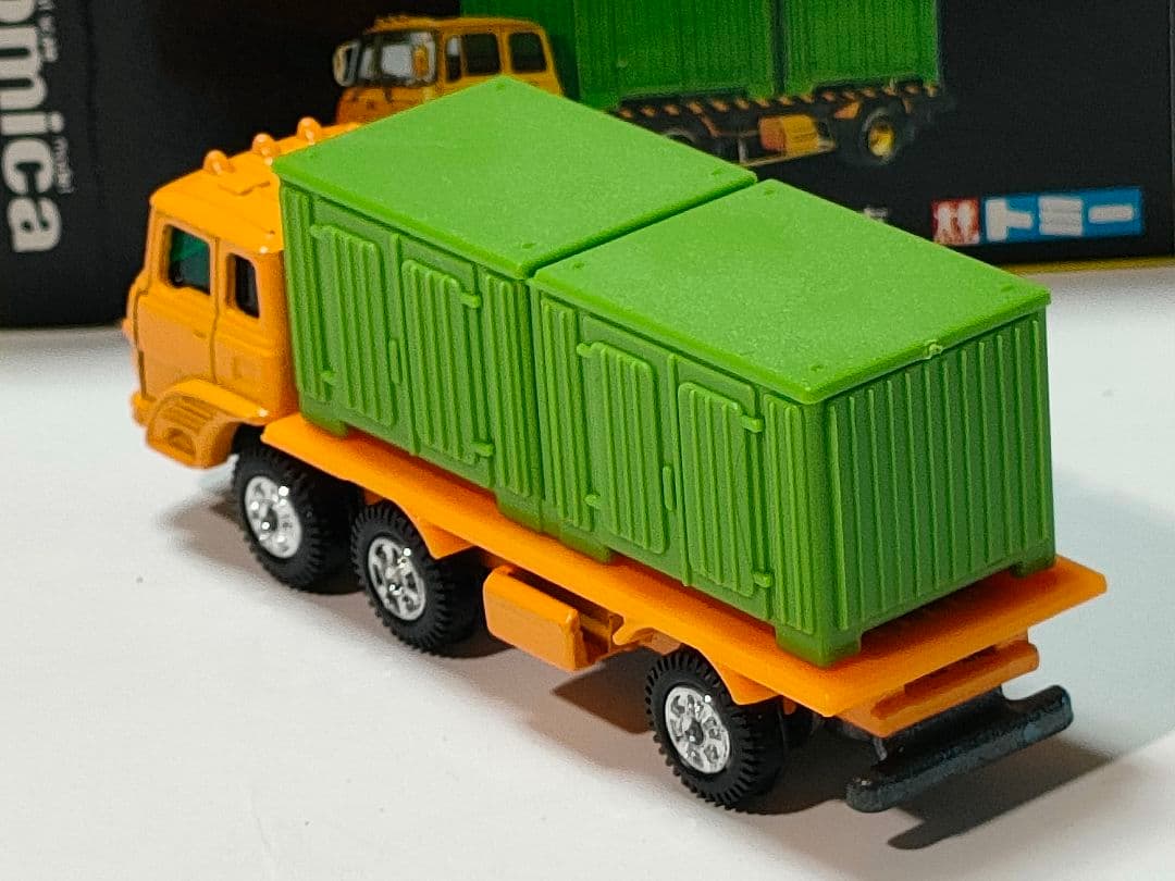 黒箱トミカ 90　ふそうコンテナ運搬車　美品　日本製　デッドストック