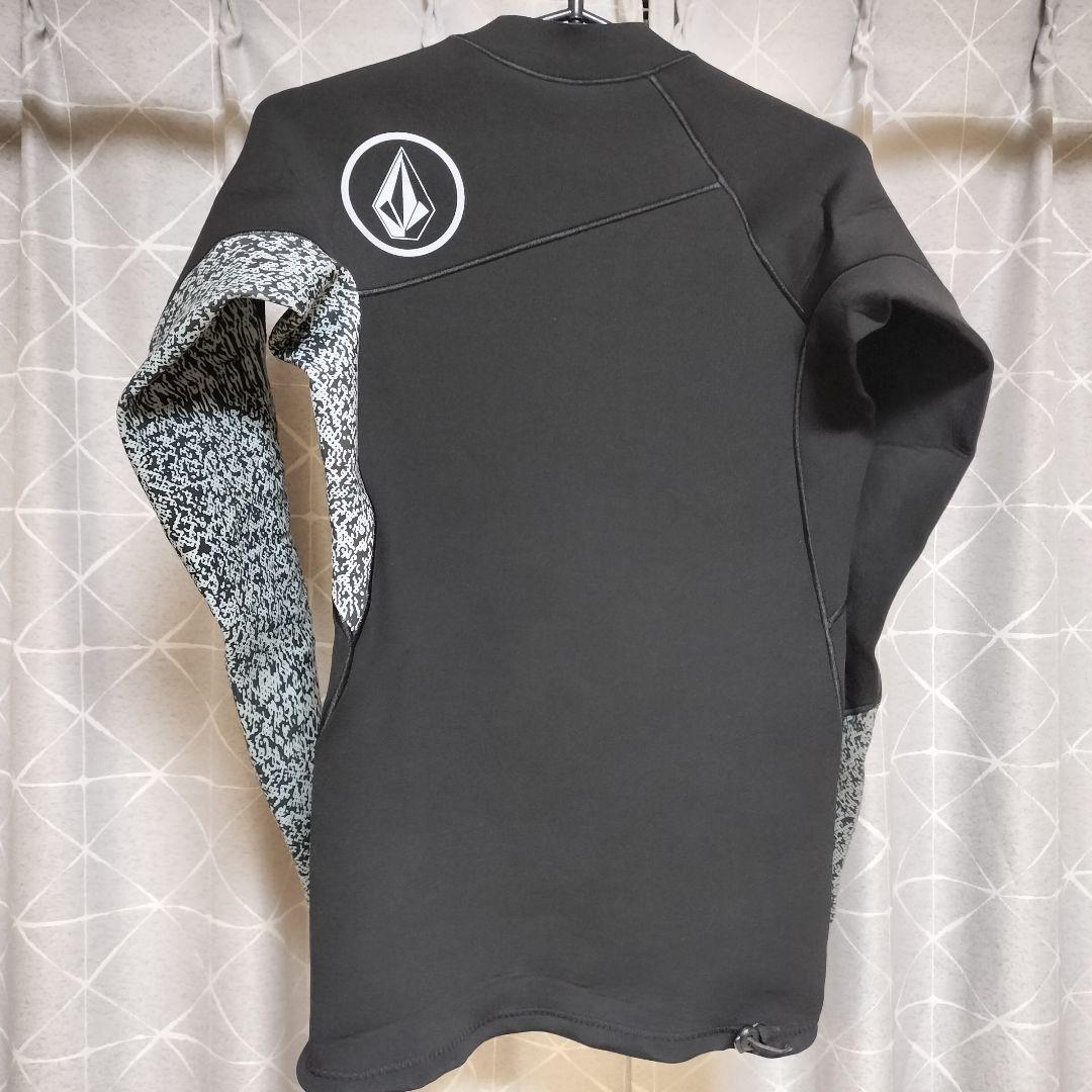 VOLCOM ボルコム　1.5ミリ　タッパー