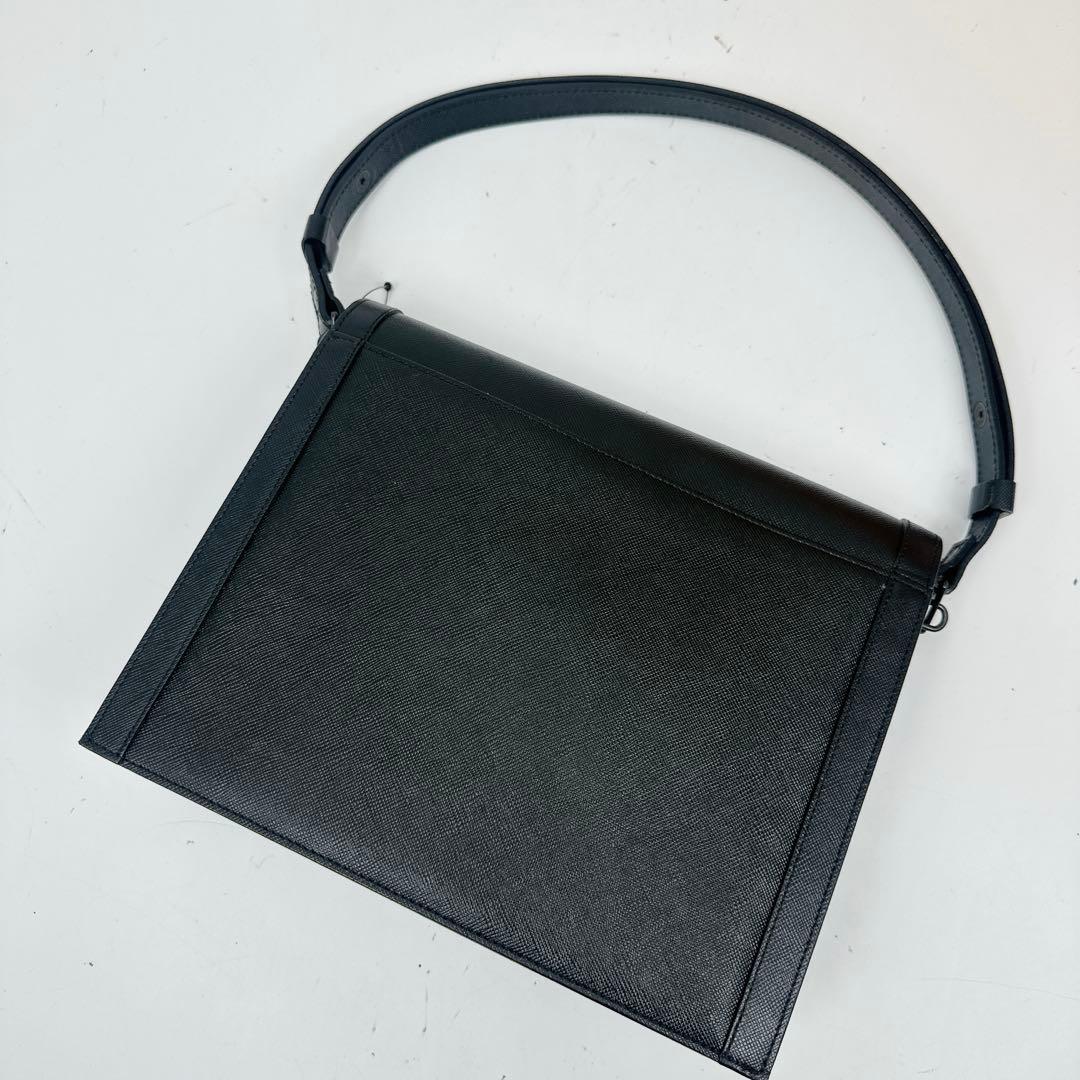 イヴサンローラン　ブラック　レザー　カサンドラロゴ　ワンショルダーバッグ　黒