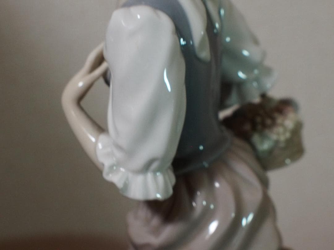 ★LLADRO　リヤドロ　花籠を持つ乙女　美品