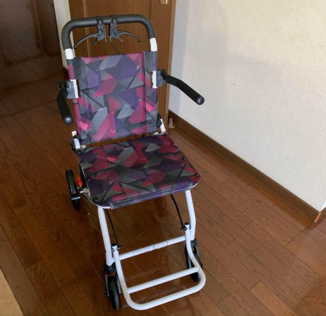 YLOVABLE 自立式　介助型簡易車椅子　ブレーキ付き　※難あり