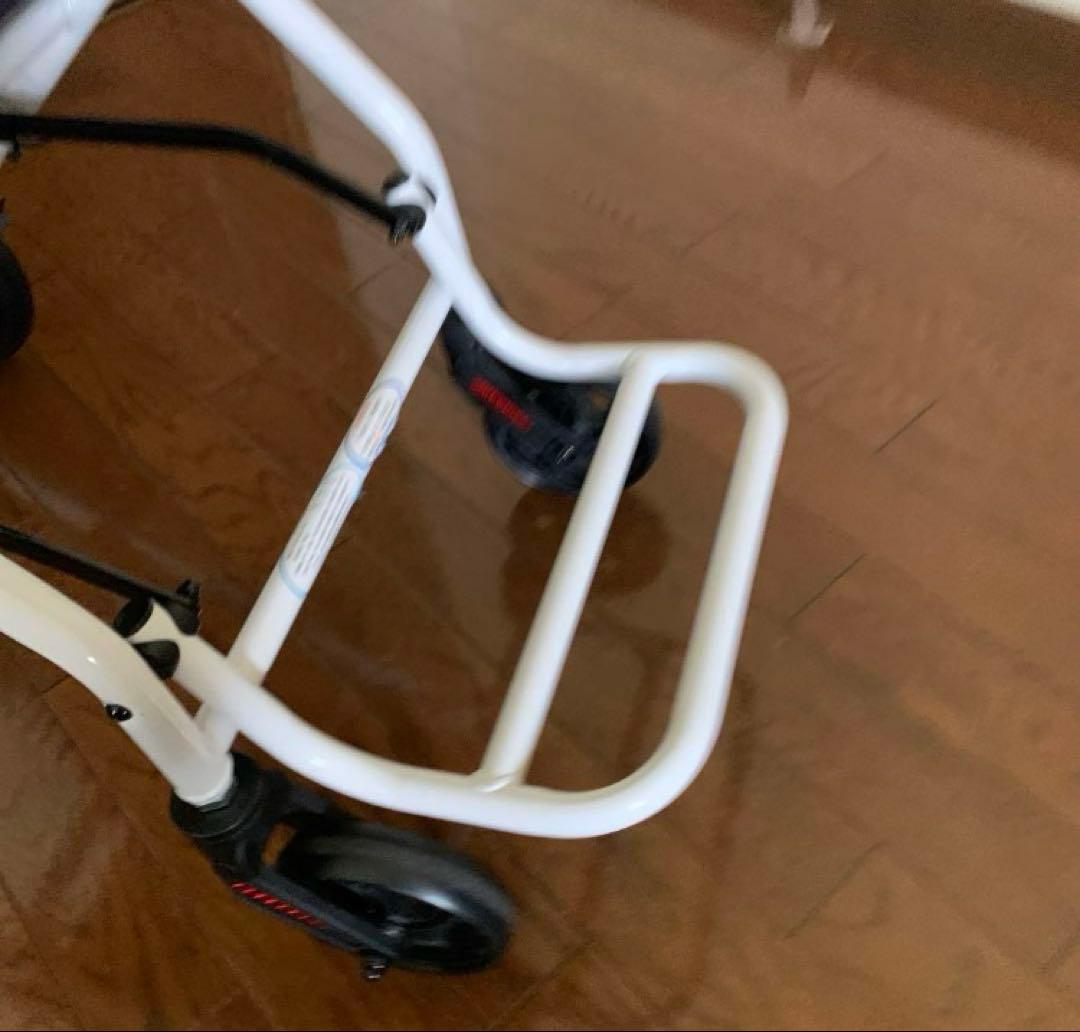 YLOVABLE 自立式　介助型簡易車椅子　ブレーキ付き　※難あり