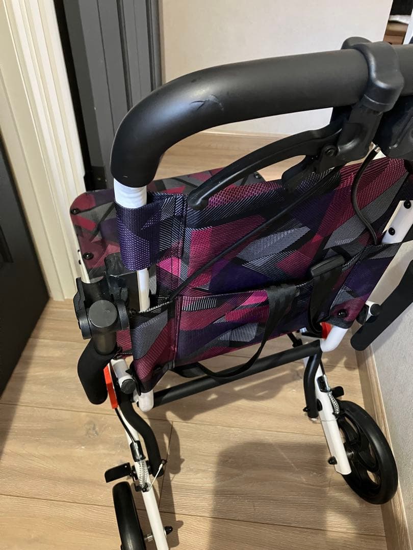 YLOVABLE 自立式　介助型簡易車椅子　ブレーキ付き　※難あり