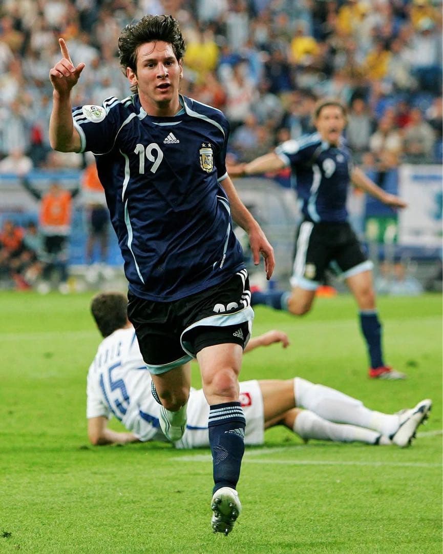 メッシ アルゼンチン代表 2006W杯 #19 アウェイ 紺 - メルカリ