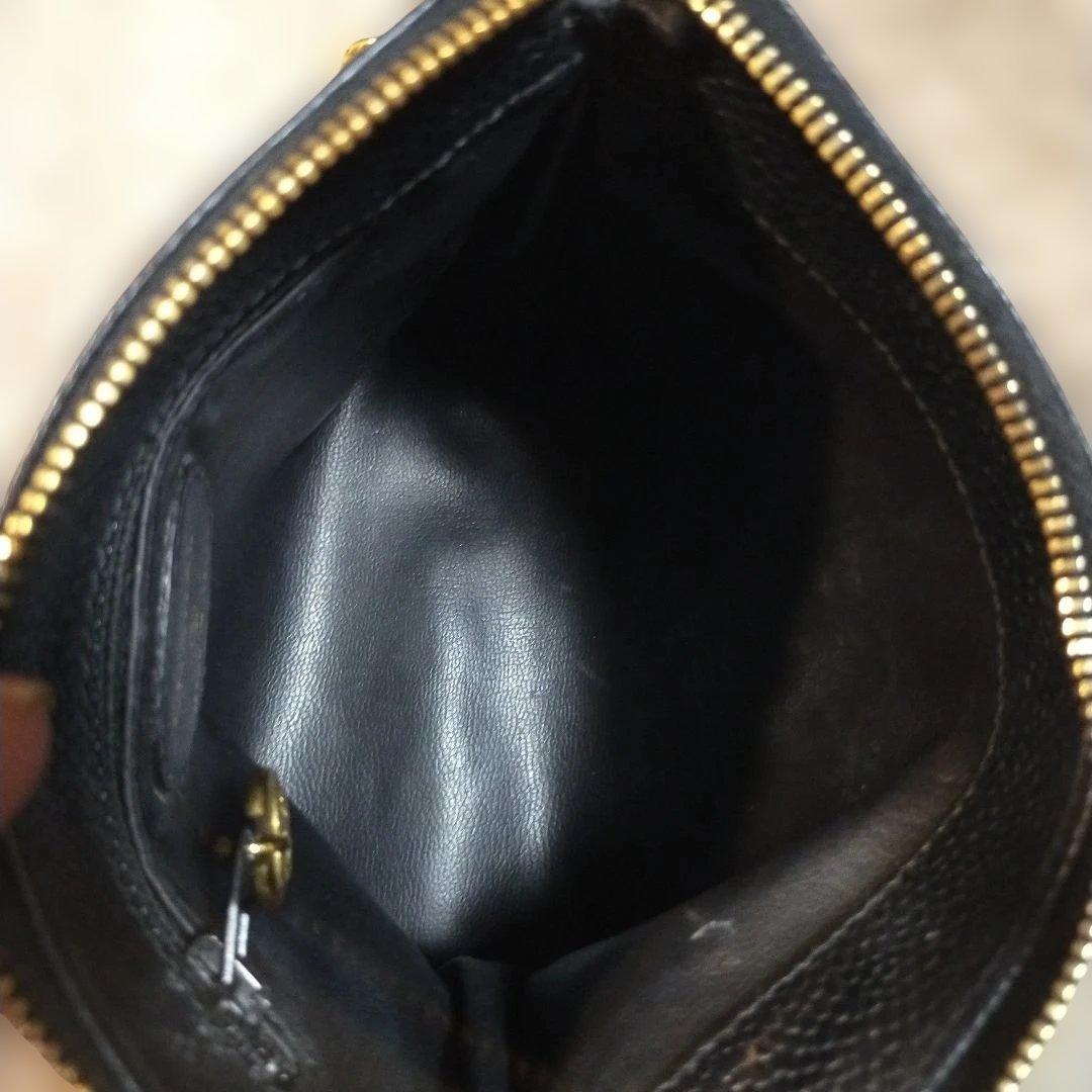 CHANEL ブラックレザーポーチ