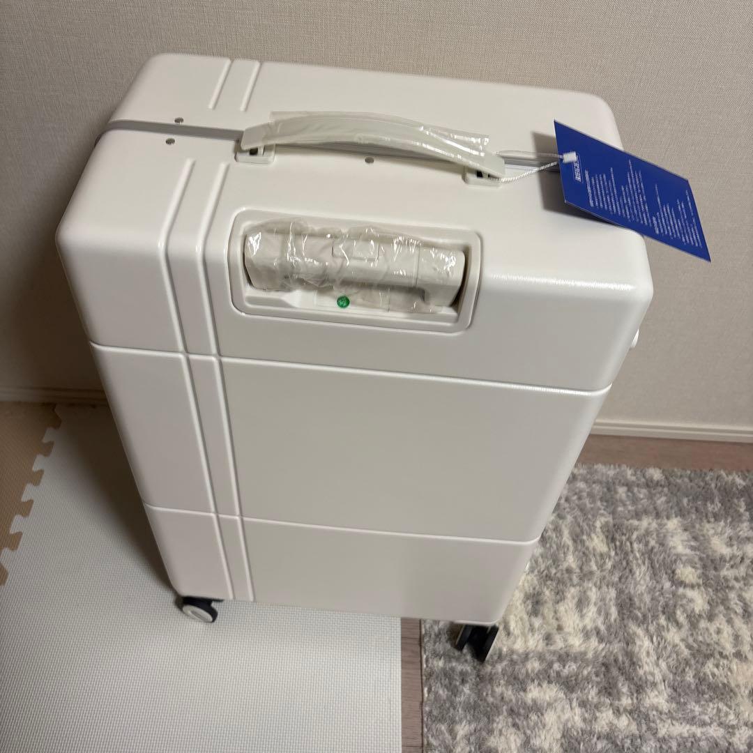 ホワイト中型キャリーケース 90L Lサイズ