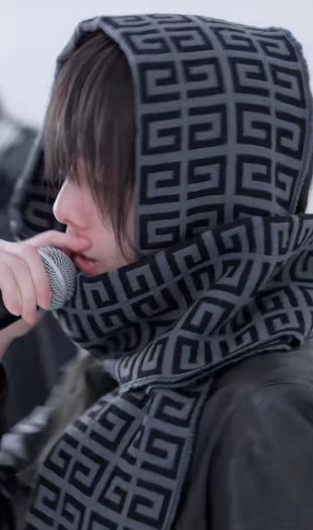yvnlazy着用 GIVENCHY マフラー モノグラム - メルカリ