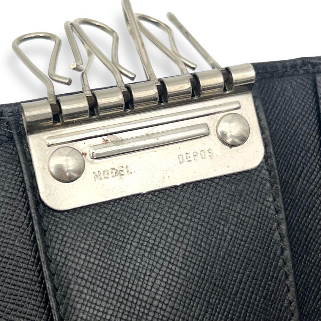 【美品】プラダ　サフィアーノ　三角プレート　キーケース　黒　ブラック　882