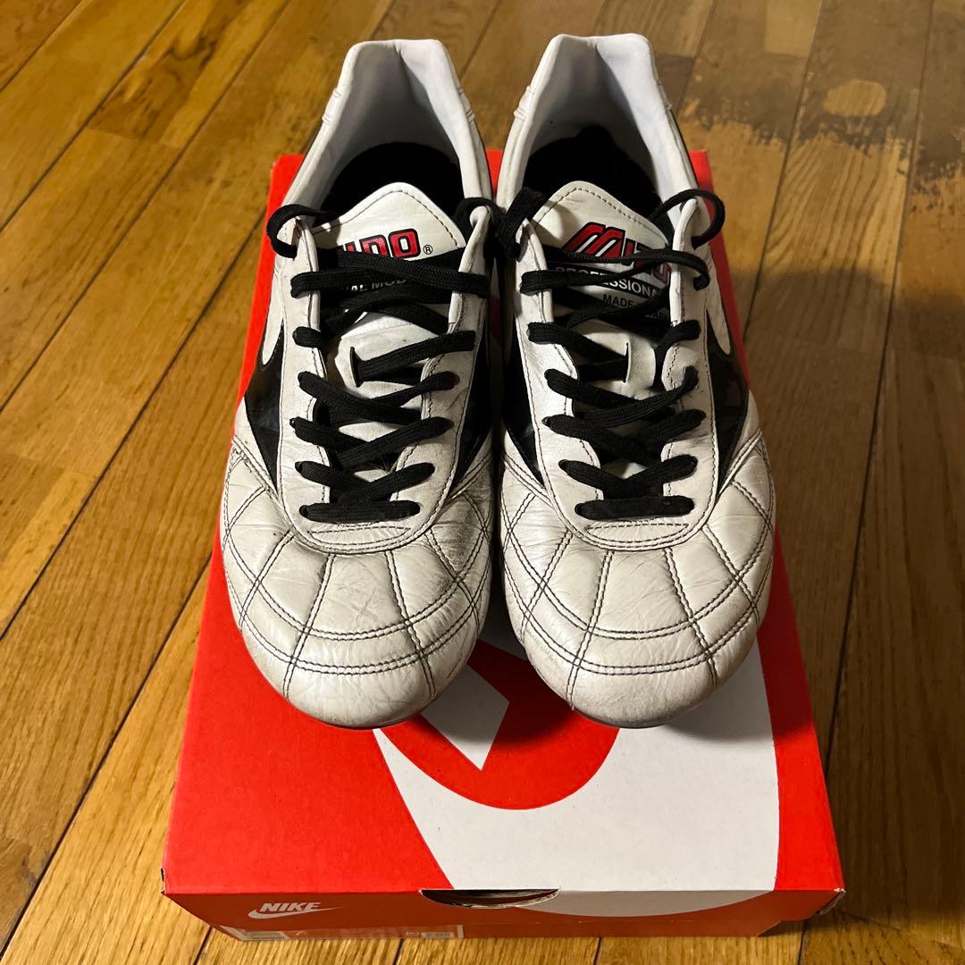 ミズノ　モレリア 25.5cm