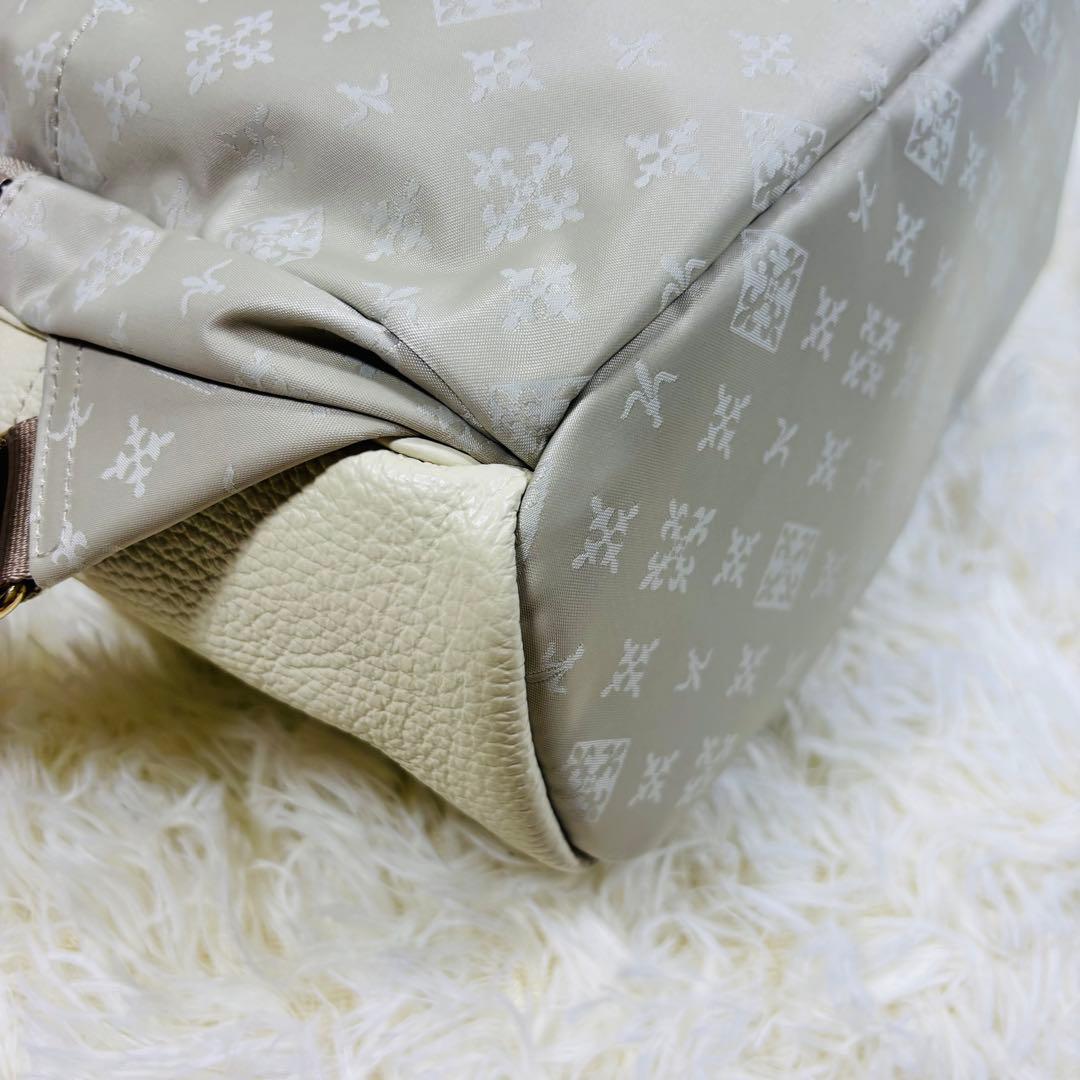 新品　ラシット　リュック　白系