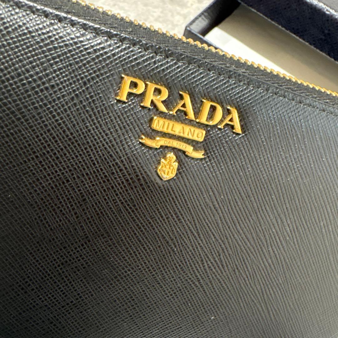 プラダ　長財布　サフィアーノ　黒