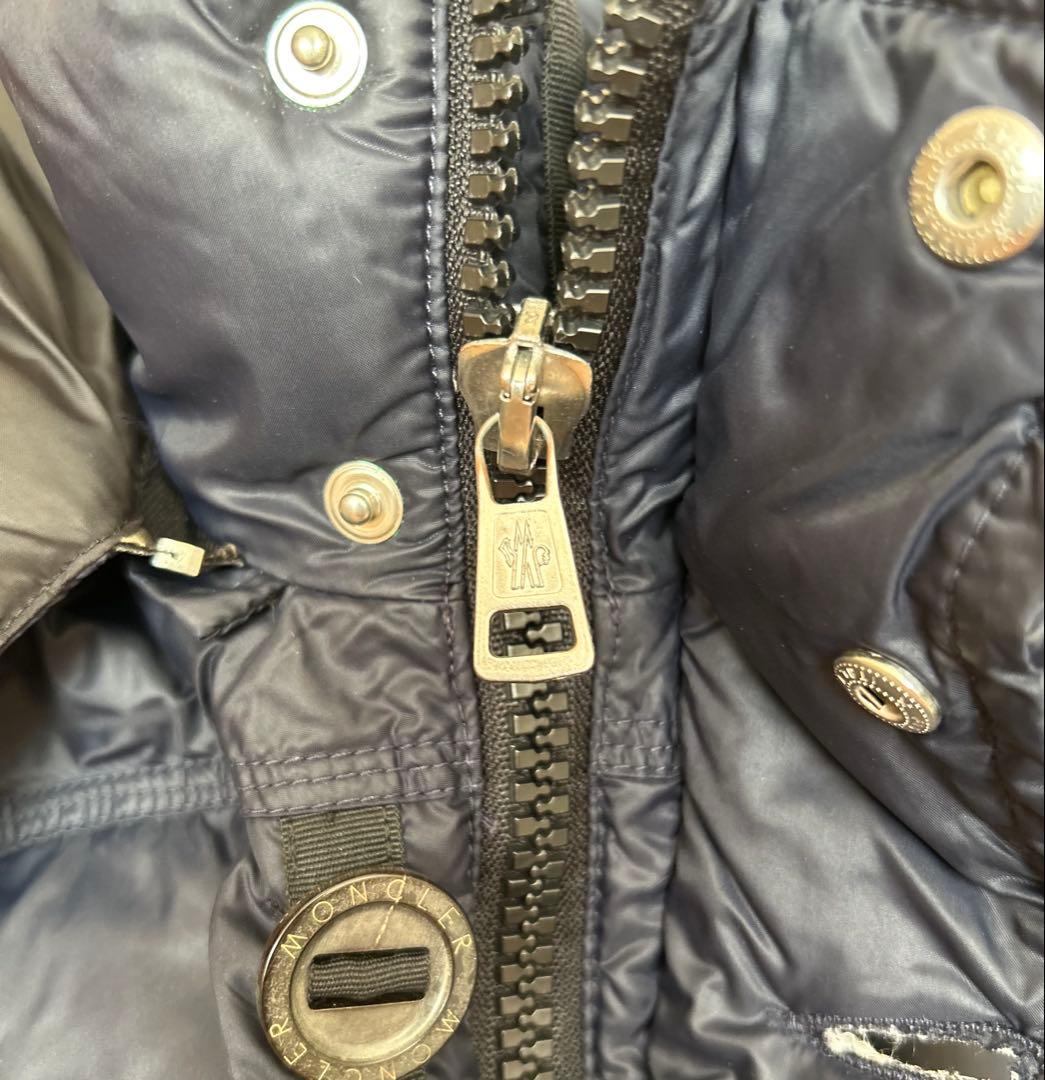 Moncler ネイビー ダウンジャケット