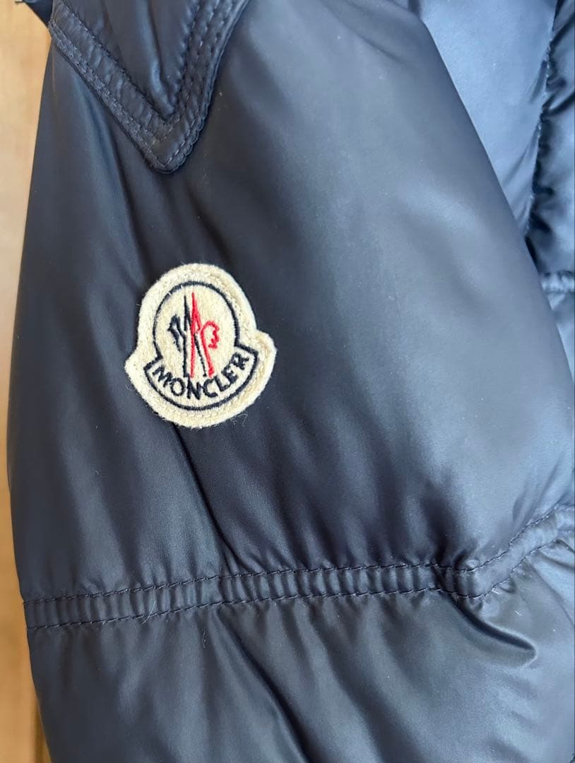 Moncler ネイビー ダウンジャケット