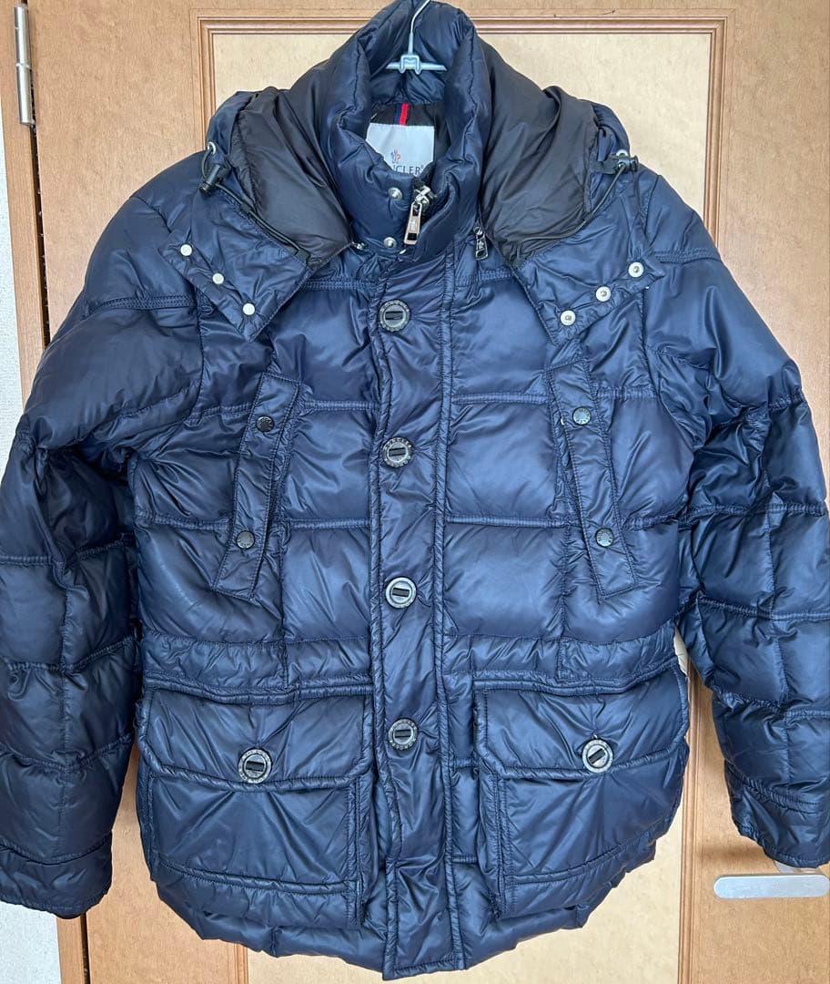 Moncler ネイビー ダウンジャケット