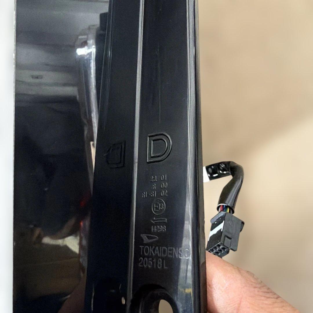 2019年 ウェイク トヨタ純正 LA700S 左テールランプ