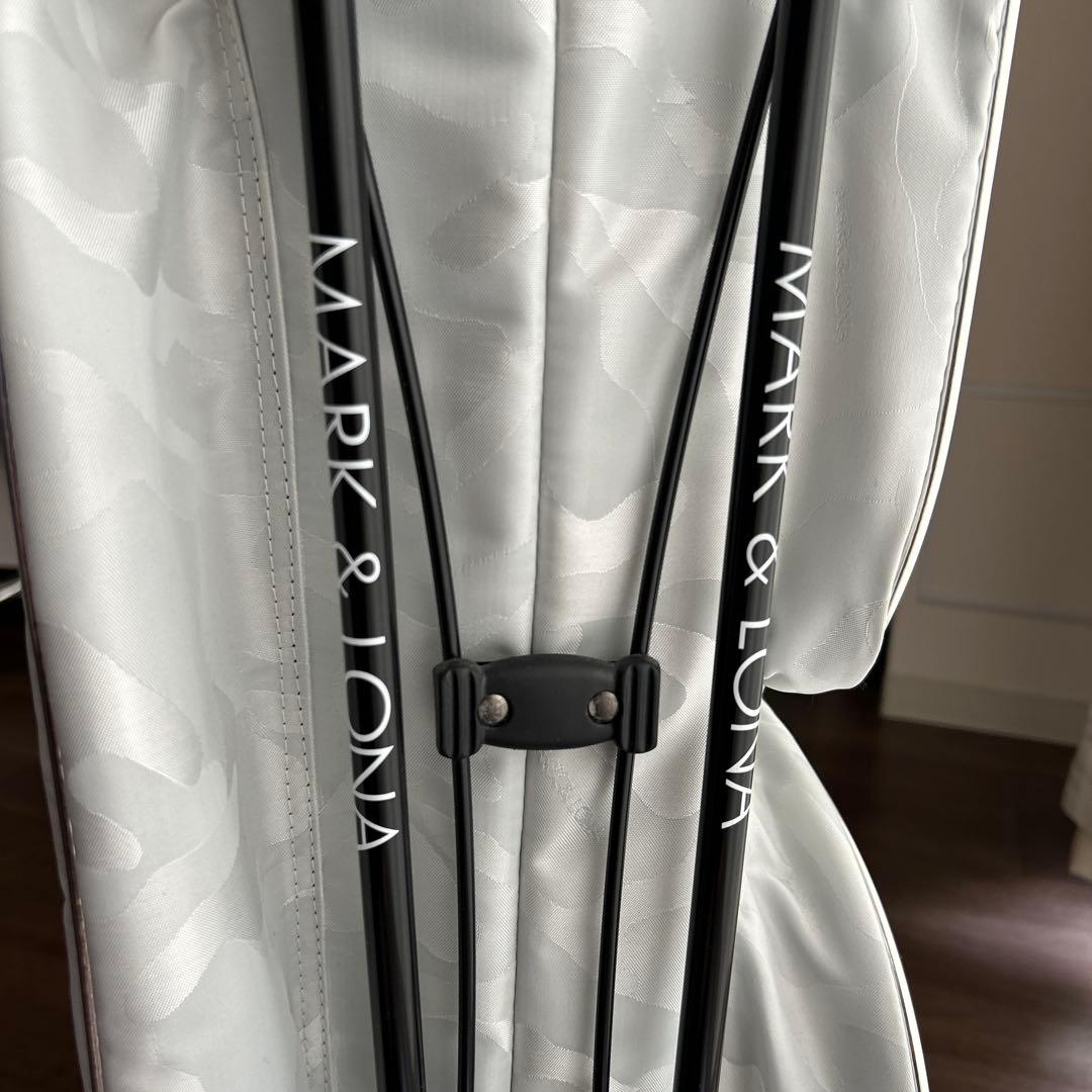 ゴルフキャディバッグ　MARK &LONA