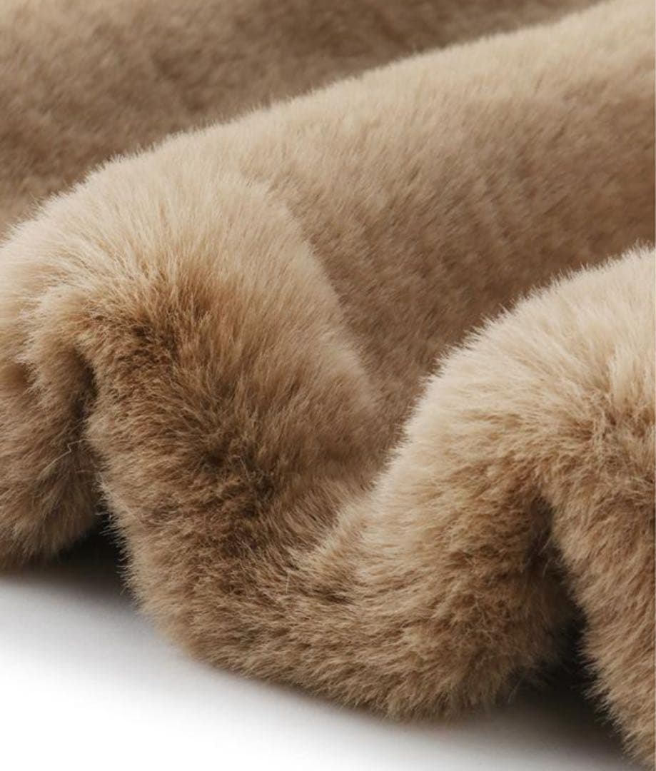 【新品未使用タグ付き】JENNEリッチボリュームファーケープ