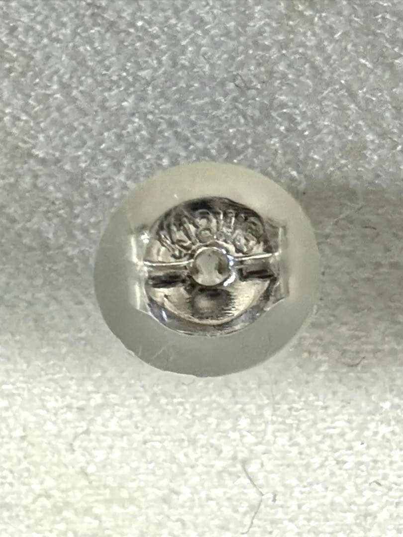 ピアス ★K18WG ダイヤ合計0.2ct ★ ダイヤ6連 スィング